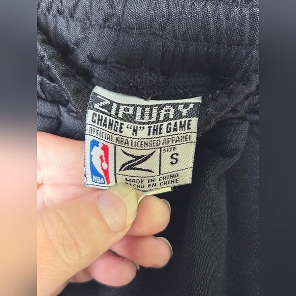 Boys Y2K NBA Zipway Chicago Bulls Basketball Shorts, Size Small - Picture 5 of 6